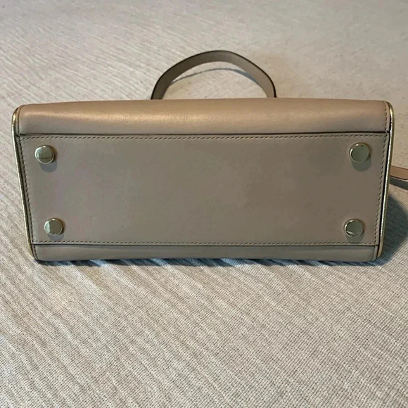 Michael Kors Leather Handbag top handle w/crossbody strap beige w/gold accents - Picture 14 of 16